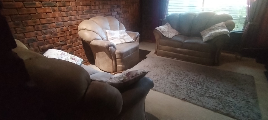 4 Bedroom Property for Sale in Flamingo Park Free State